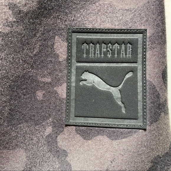 Puma x Trapstar Men’s Crew Sweatshirt Barbados Cherry and Trap Camo size L - Picture 5 of 5